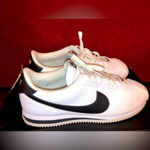 NIKE CORTEZ CLASSIC
